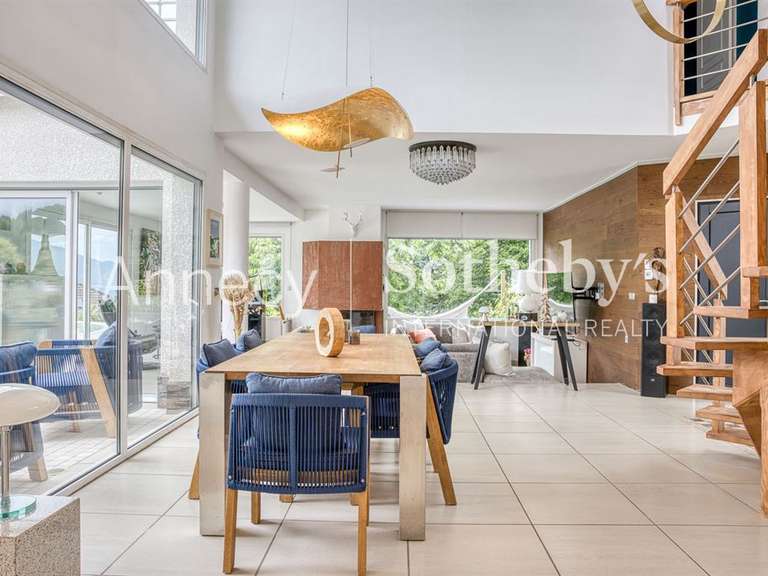 Maison Aix-les-Bains - 4 chambres - 182m²