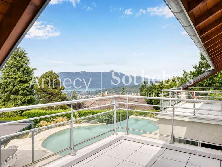 Maison Aix-les-Bains - 4 chambres - 182m²