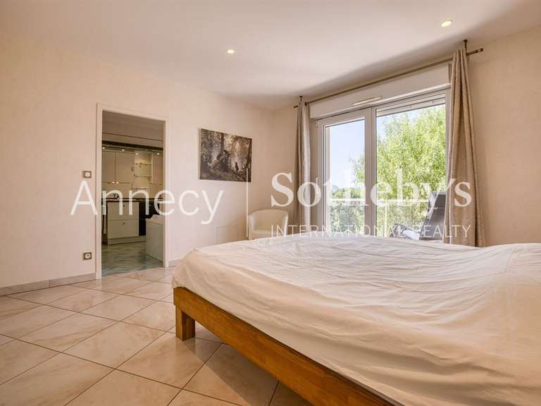 Maison Aix-les-Bains - 4 chambres - 210m²