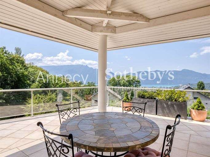 Maison Aix-les-Bains - 4 chambres - 210m²