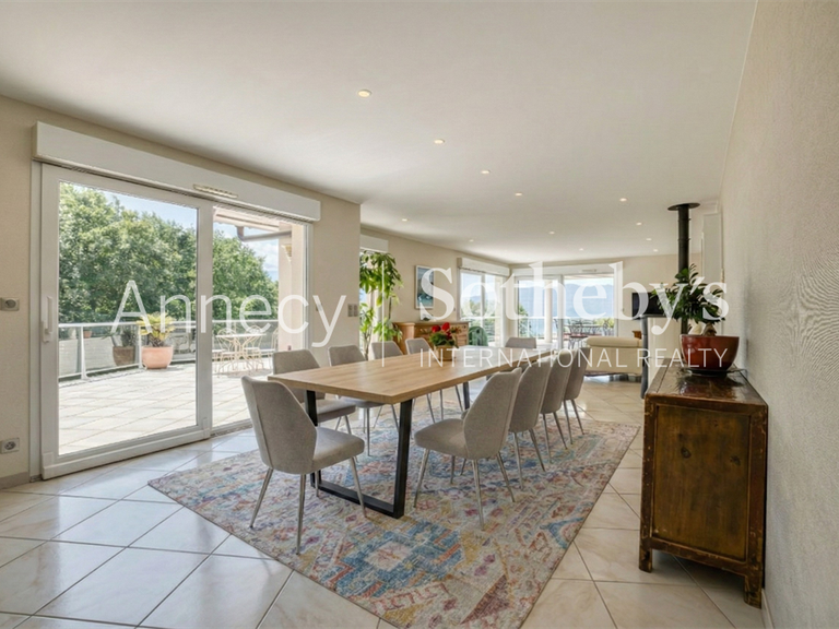 Maison Aix-les-Bains - 4 chambres - 210m²