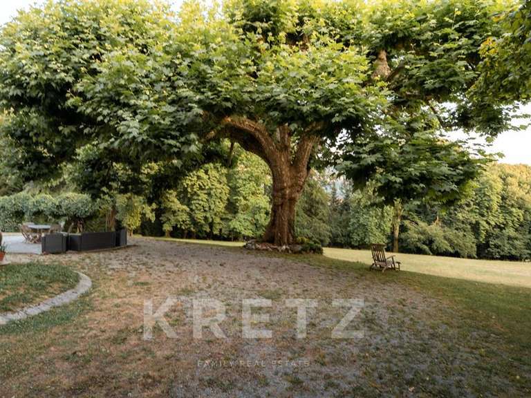 Maison Aix-les-Bains - 8 chambres - 677m²