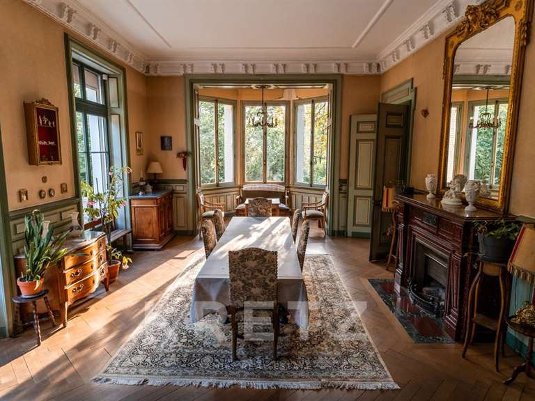 Maison Aix-les-Bains - 8 chambres - 677m²