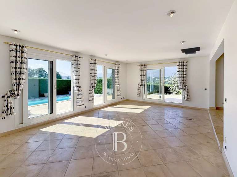 Maison Aix-les-Bains - 5 chambres - 308m²