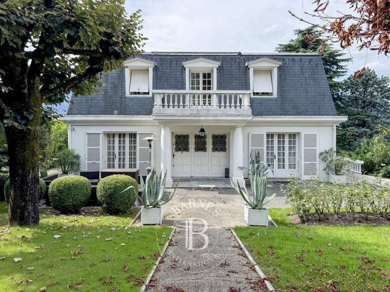 Maison Aix-les-Bains - 5 chambres - 392m²