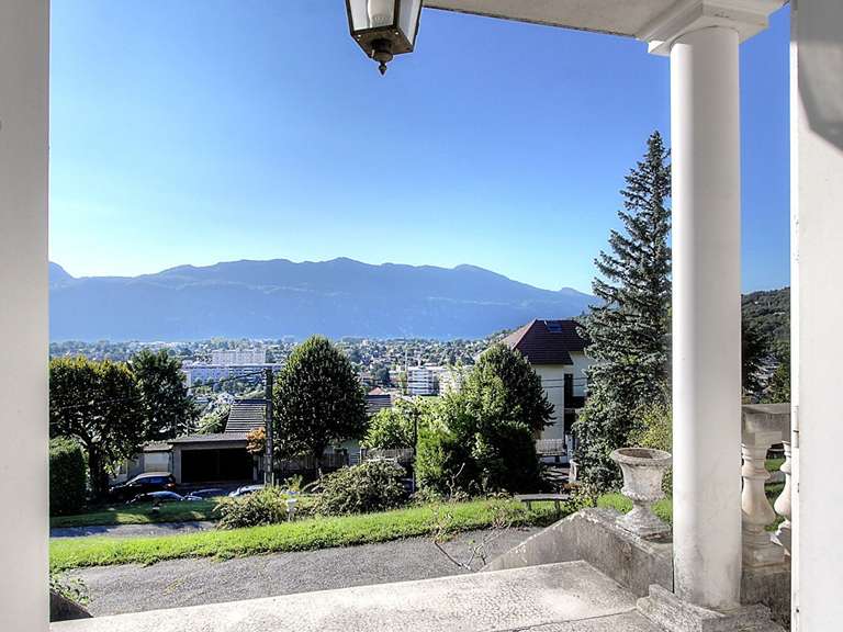 House Aix-les-Bains - 5 bedrooms - 209m²