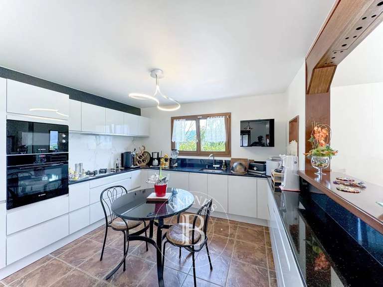 Maison Aix-les-Bains - 5 chambres - 289m²