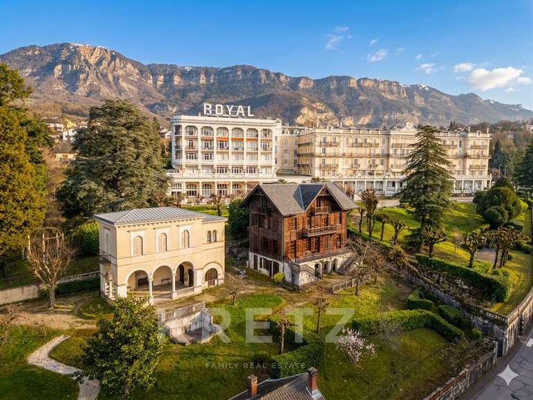 Maison Aix-les-Bains - 15 chambres - 620m²