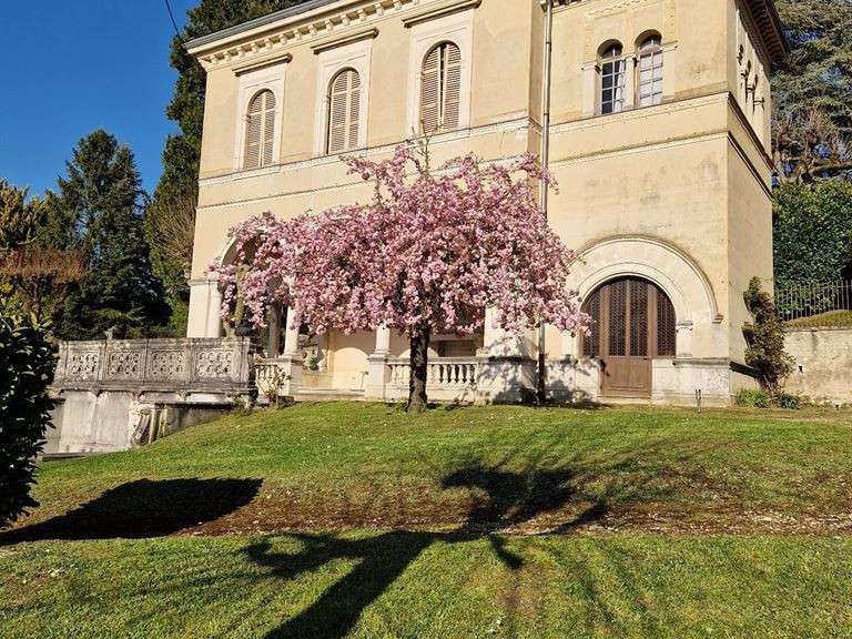 Maison Aix-les-Bains - 15 chambres - 620m²