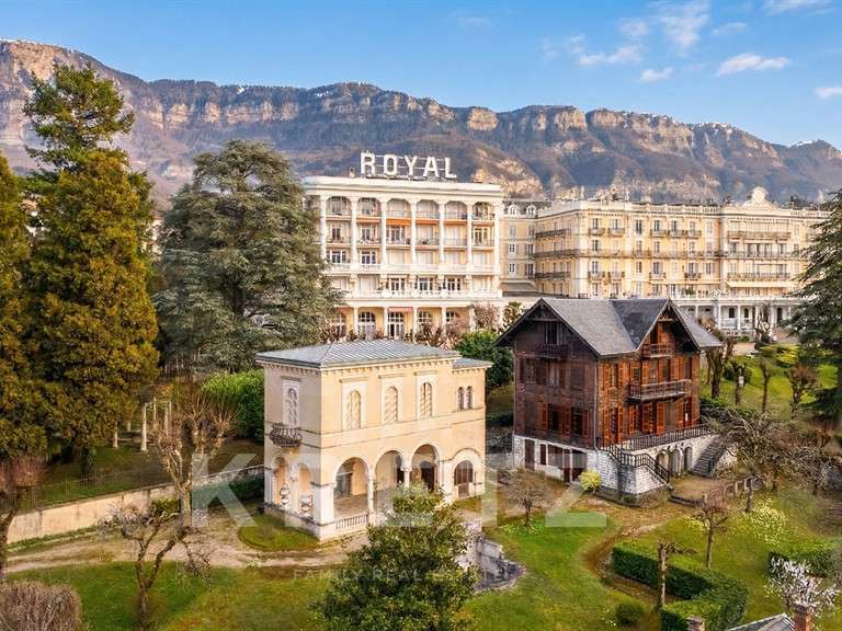 Maison Aix-les-Bains - 15 chambres - 620m²