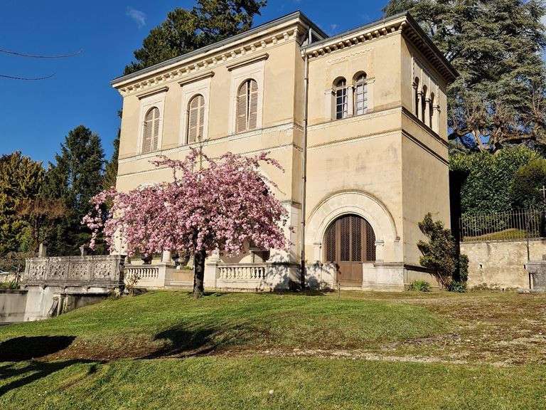 Maison Aix-les-Bains - 15 chambres - 620m²