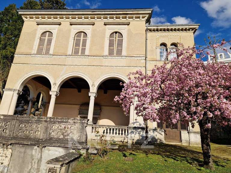 House Aix-les-Bains - 15 bedrooms - 620m²