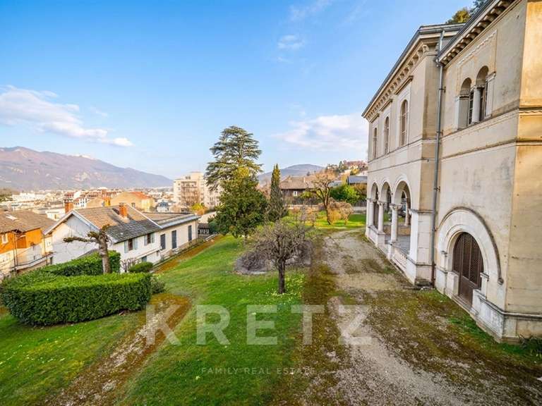 House Aix-les-Bains - 15 bedrooms - 620m²