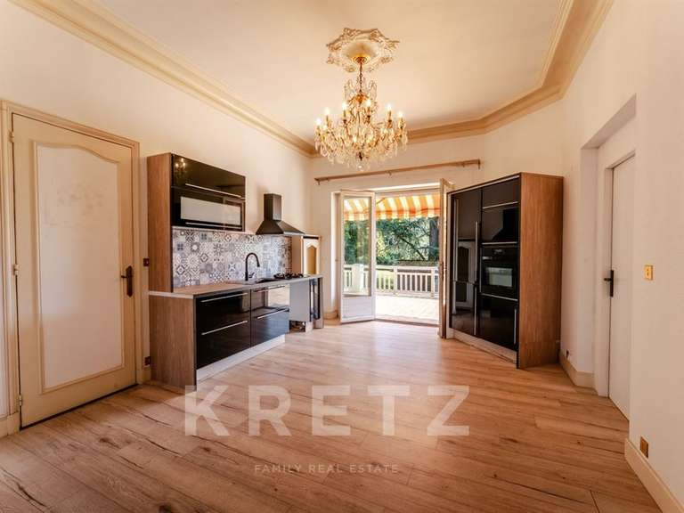 Maison Aix-les-Bains - 5 chambres - 217m²