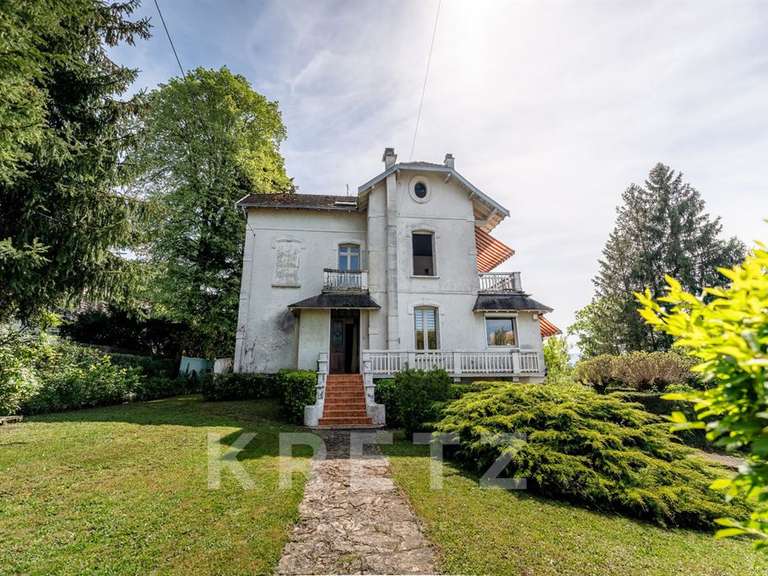 Maison Aix-les-Bains - 5 chambres - 220m²