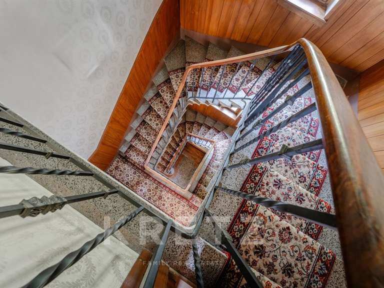 Maison Aix-les-Bains - 5 chambres - 217m²