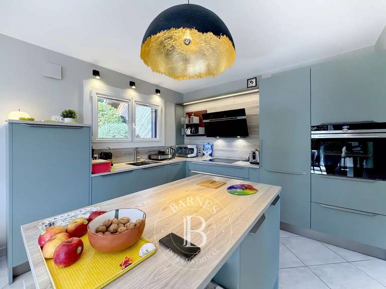 Maison Aix-les-Bains - 3 chambres - 140m²