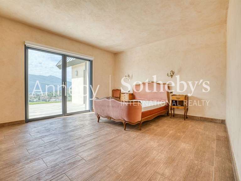 Maison Aix-les-Bains - 2 chambres - 158m²