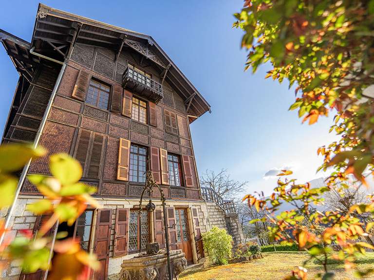 House Aix-les-Bains - 10 bedrooms - 675m²