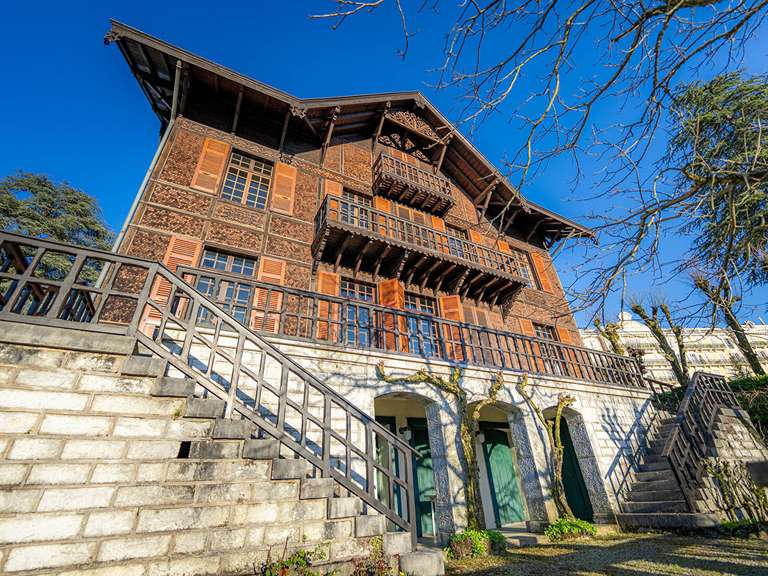 House Aix-les-Bains - 10 bedrooms - 675m²