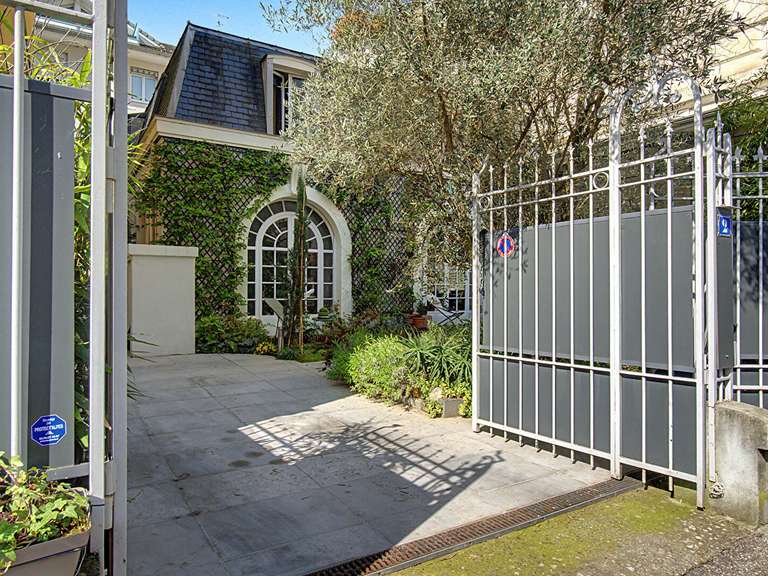 House Aix-les-Bains - 4 bedrooms - 155m²