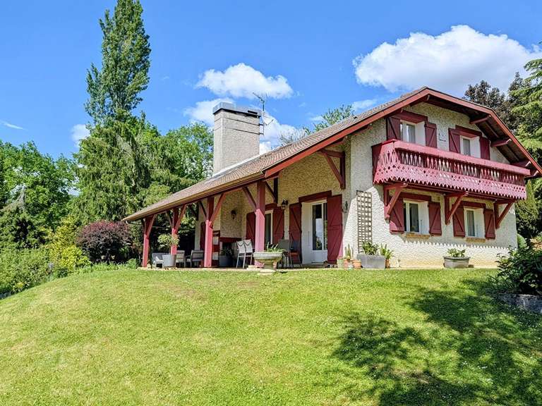 Maison Aix-les-Bains - 3 chambres - 140m²