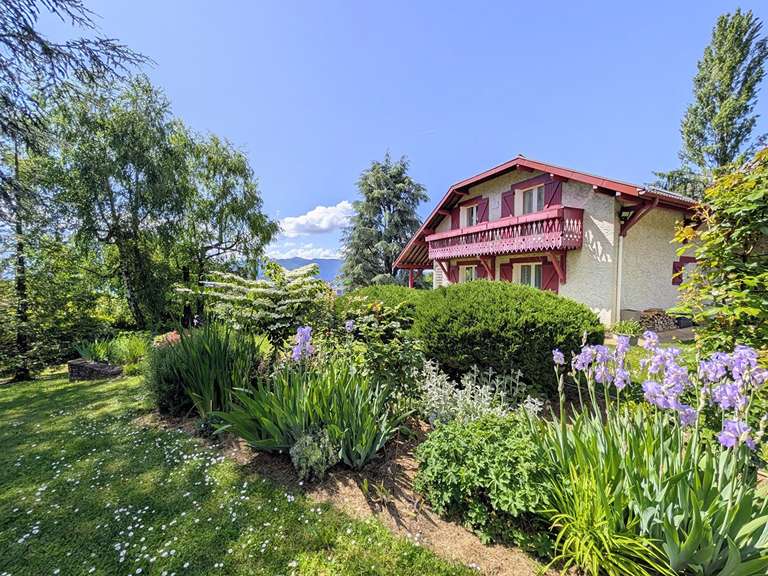 Maison Aix-les-Bains - 3 chambres - 140m²