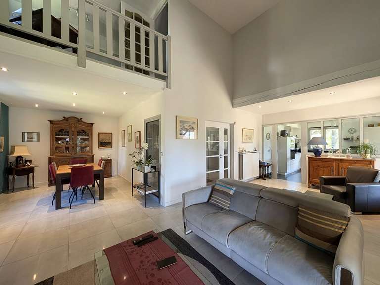 Maison Aix-les-Bains - 3 chambres - 140m²