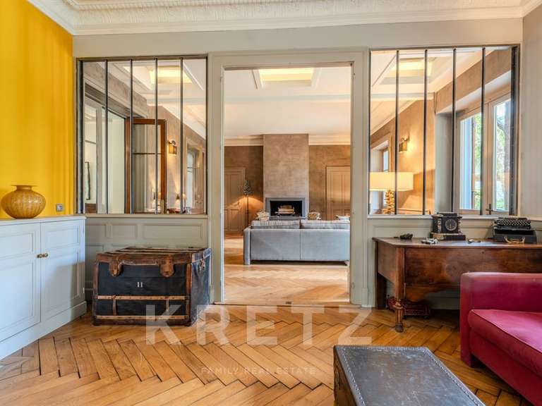 House Aix-les-Bains - 4 bedrooms - 363m²