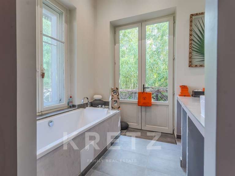 House Aix-les-Bains - 4 bedrooms - 363m²