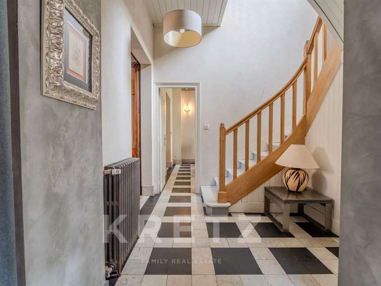House Aix-les-Bains - 4 bedrooms - 363m²
