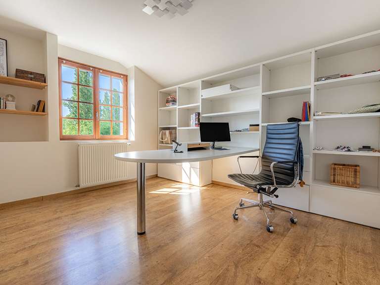 House Aix-les-Bains - 4 bedrooms - 326m²