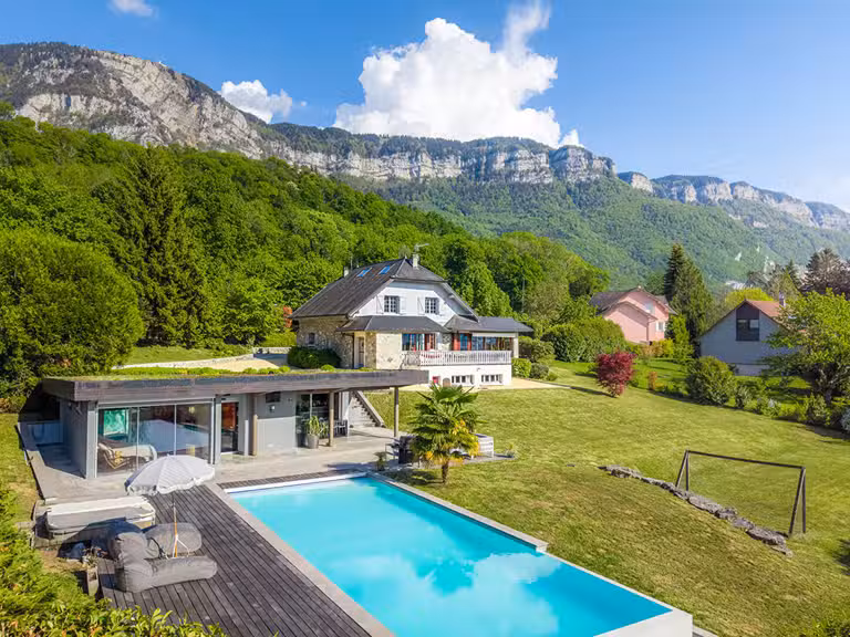 Maison Aix-les-Bains - 4 chambres - 326m²