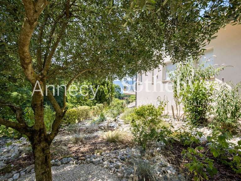 Maison Aix-les-Bains - 4 chambres - 210m²