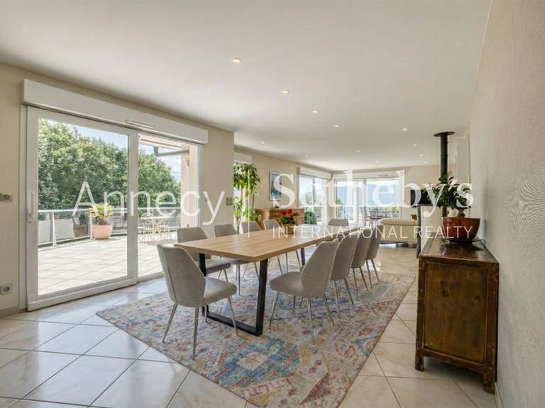 Maison Aix-les-Bains - 4 chambres - 210m²