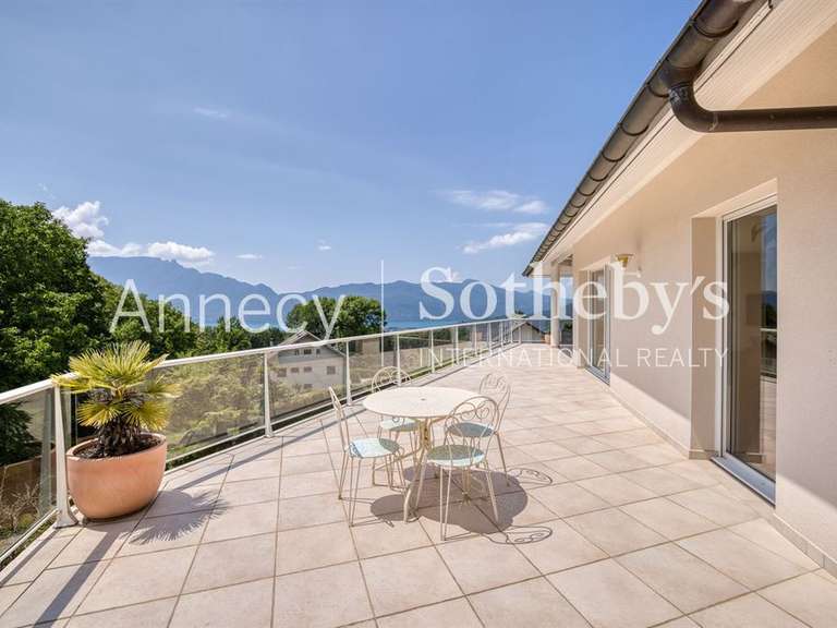 Maison Aix-les-Bains - 4 chambres - 210m²