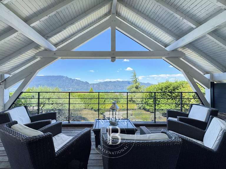 Maison Aix-les-Bains - 4 chambres - 245m²