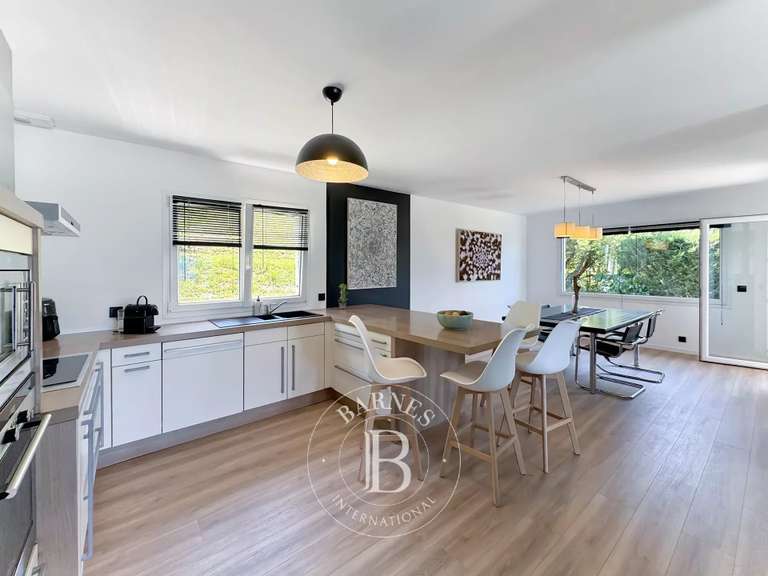 Maison Aix-les-Bains - 4 chambres - 245m²