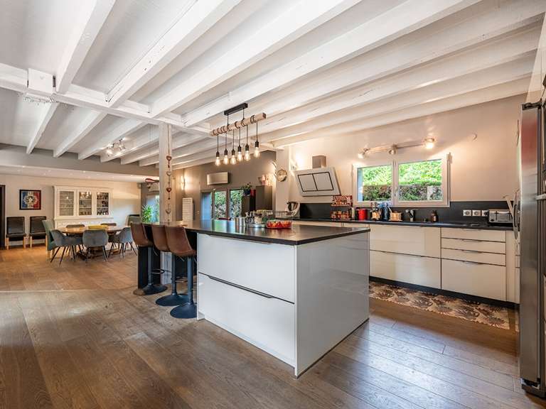 Maison Aix-les-Bains - 6 chambres - 366m²