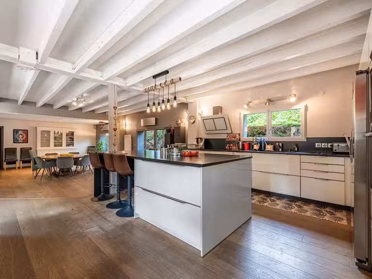 House Aix-les-Bains - 6 bedrooms - 366m²