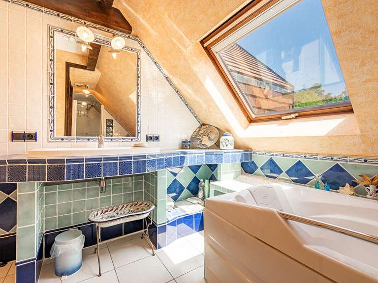 Maison Aix-les-Bains - 5 chambres - 172m²