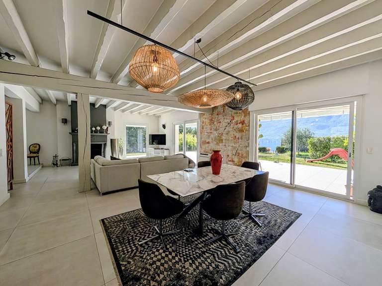 House Aix-les-Bains - 5 bedrooms - 317m²