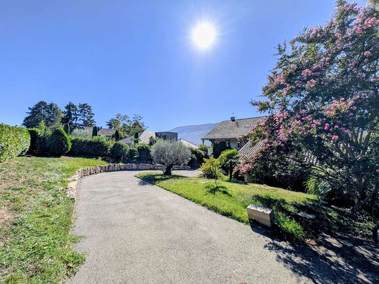 House Aix-les-Bains - 5 bedrooms - 317m²