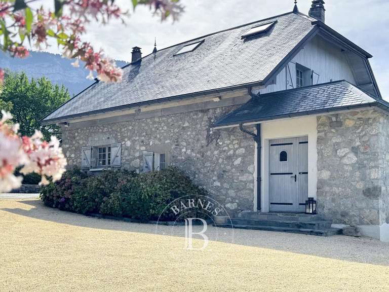 Maison Aix-les-Bains - 327m²
