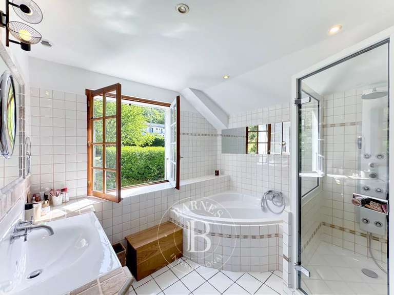 Maison Aix-les-Bains - 327m²