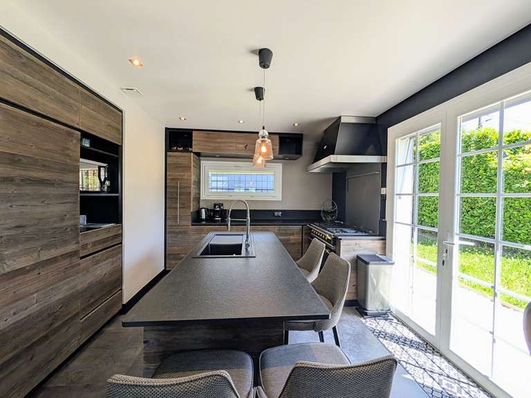 Maison Aix-les-Bains - 5 chambres - 200m²