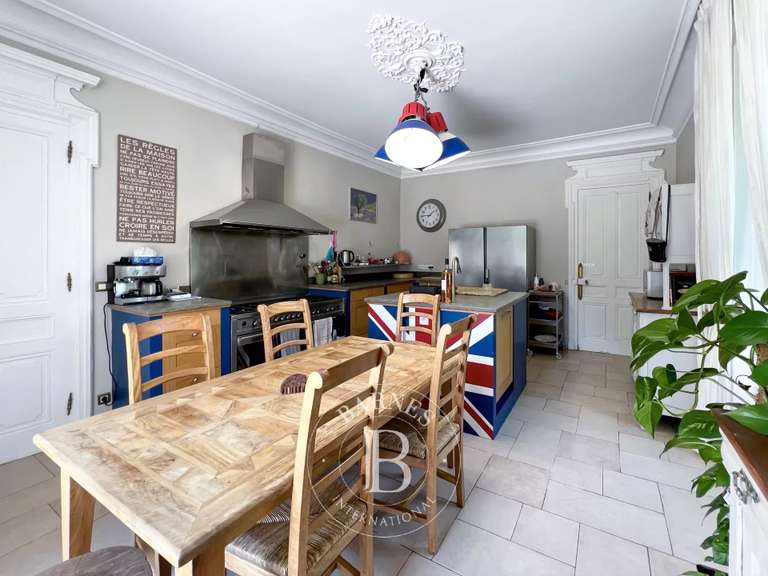 Manoir Aix-les-Bains - 8 chambres - 467m²