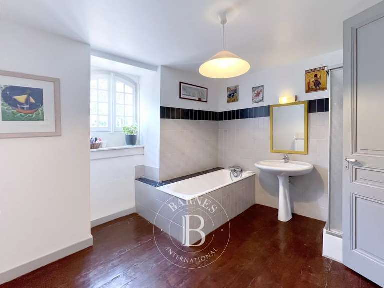 Manoir Aix-les-Bains - 8 chambres - 467m²