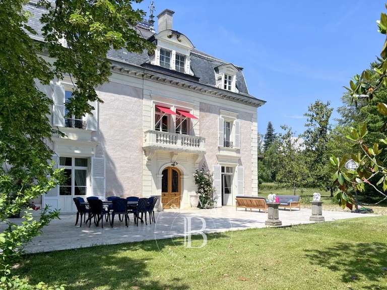 Manoir Aix-les-Bains - 8 chambres - 467m²