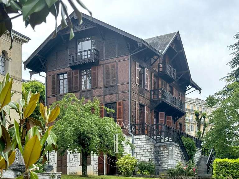 Propriété Aix-les-Bains - 10 chambres - 847m²